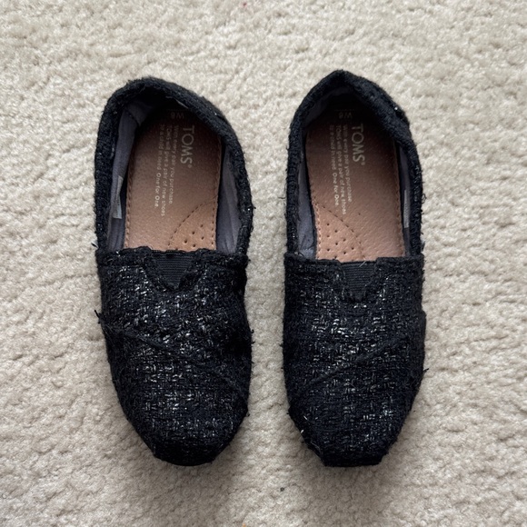 Toms Shoes - TOMS Black Tweed Slip-On Flats - Size 6